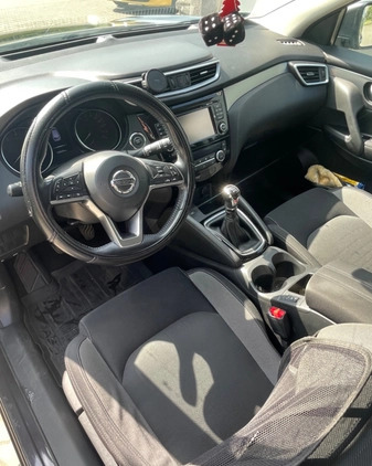 Nissan Qashqai cena 61800 przebieg: 130647, rok produkcji 2017 z Racibórz małe 704